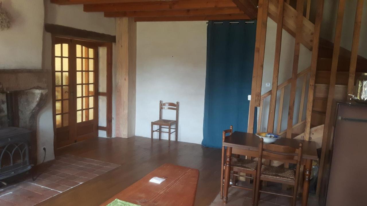فيلا Maison En Pierre Dettey المظهر الخارجي الصورة